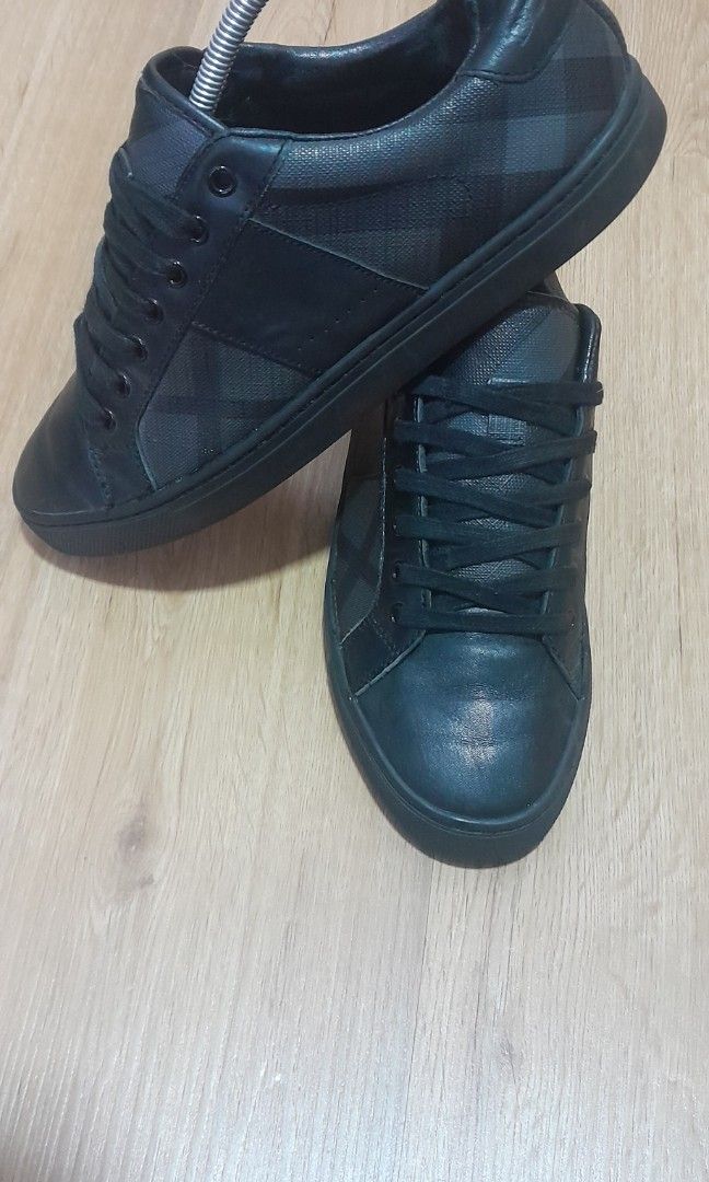 Burberry shoes made in italy 2025