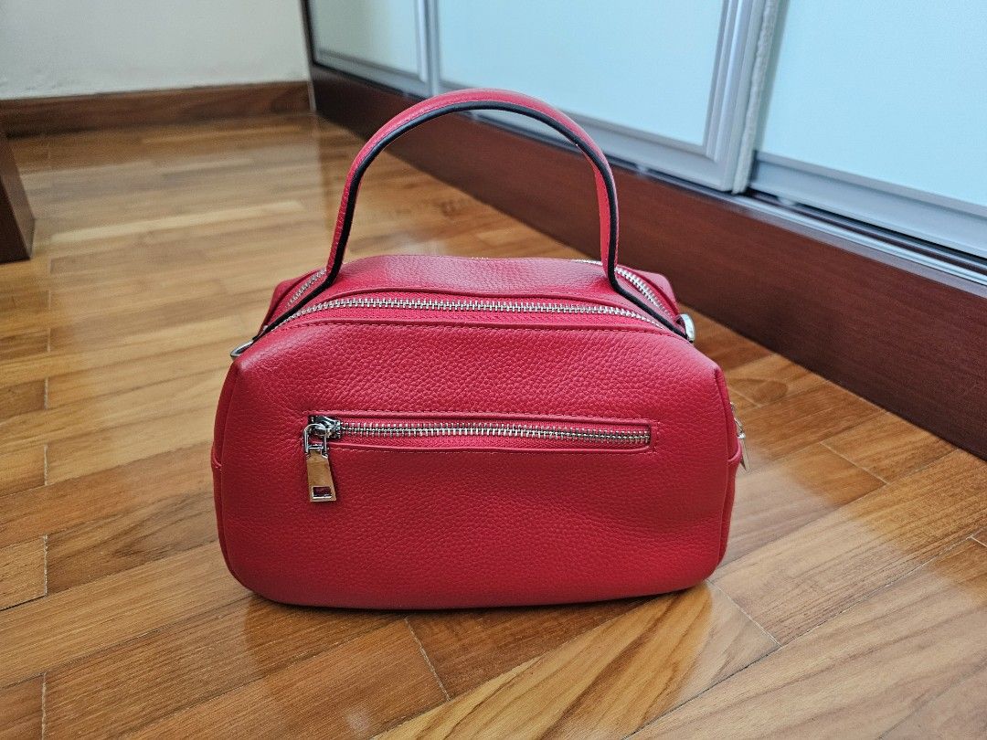 BUYERS PROTECTION Use 1x Sooo New Jon Louis Red Sling Bag