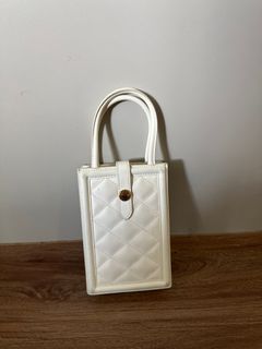 (Category: ) located in . Submitted by voguewithstyle (Listing ID 1320798832, Image 1). Description: .
