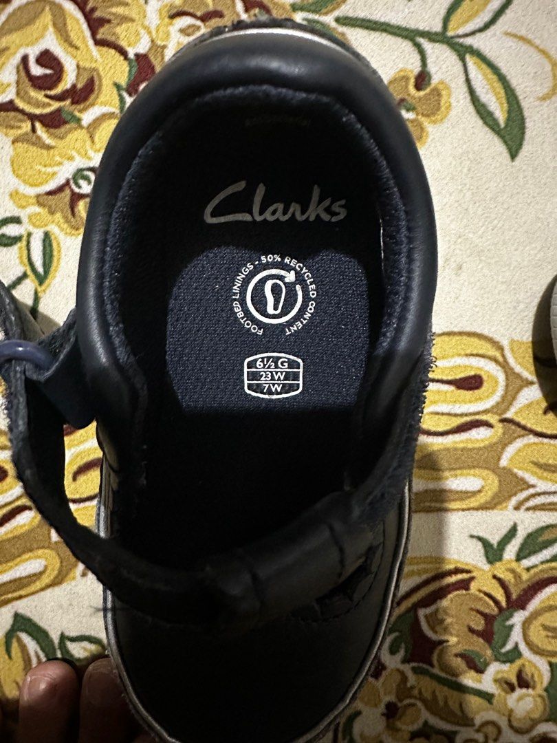 Clarks 6.5 g top