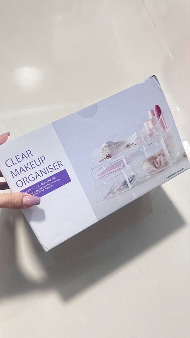 Clear makeup organiser （分類：面部 - 面部護理）位於 Hong Kong。 由 anggraininfa 提交（商品編號 1320874708，圖片 1）。簡介： unused items 100% new!。