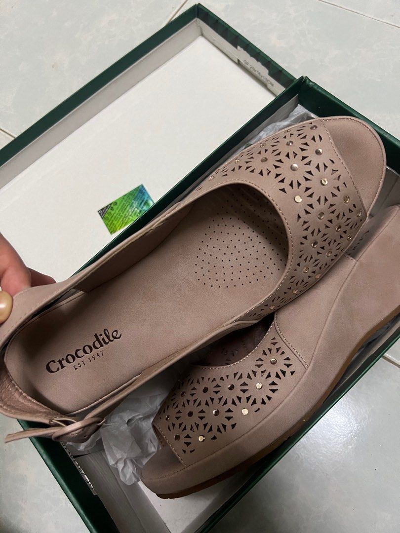 Crocodile ladies shoes store