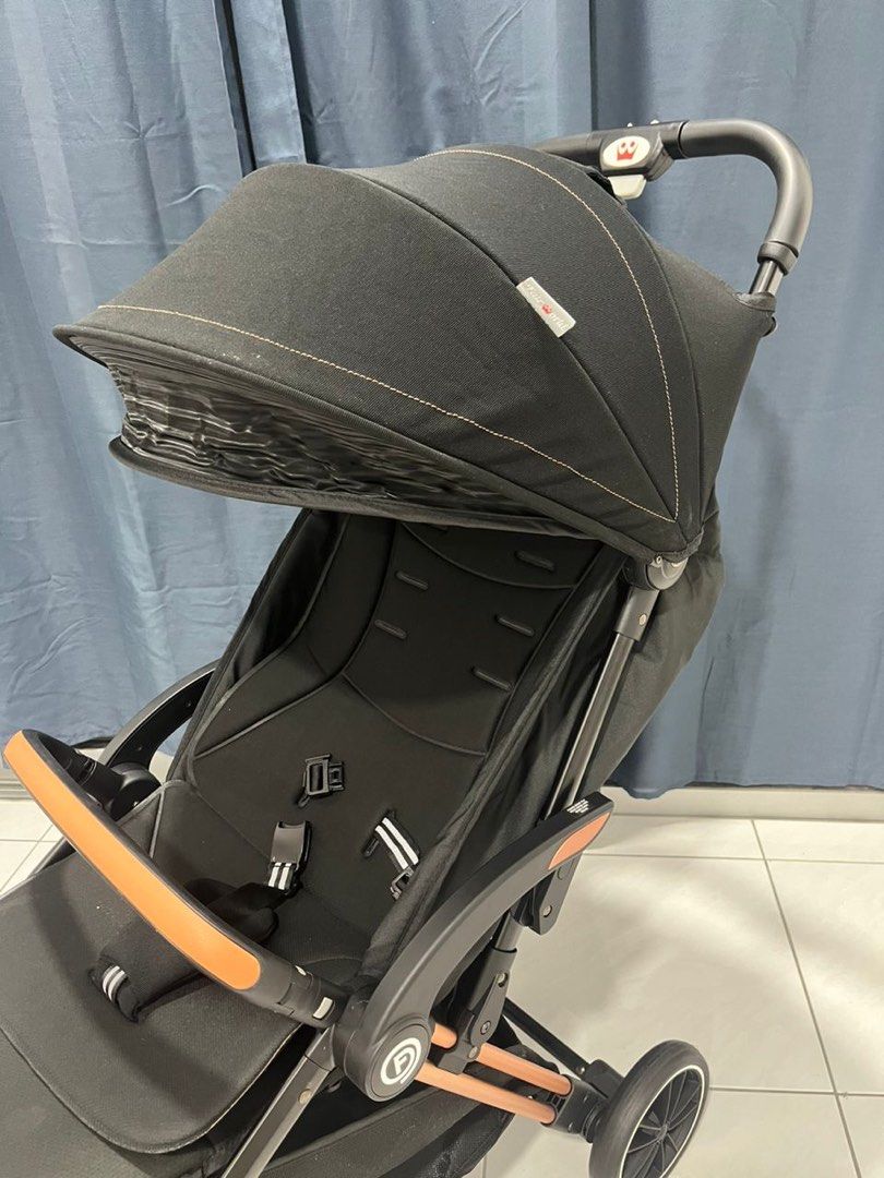 Fairworld stroller very like new