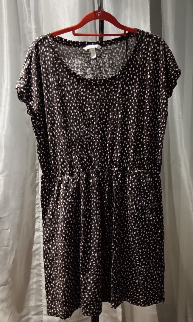 H&M basic top (Category: Shirts) located in Nilai. Submitted by norul_queen (Listing ID 1320855979, Image 3). Description: .