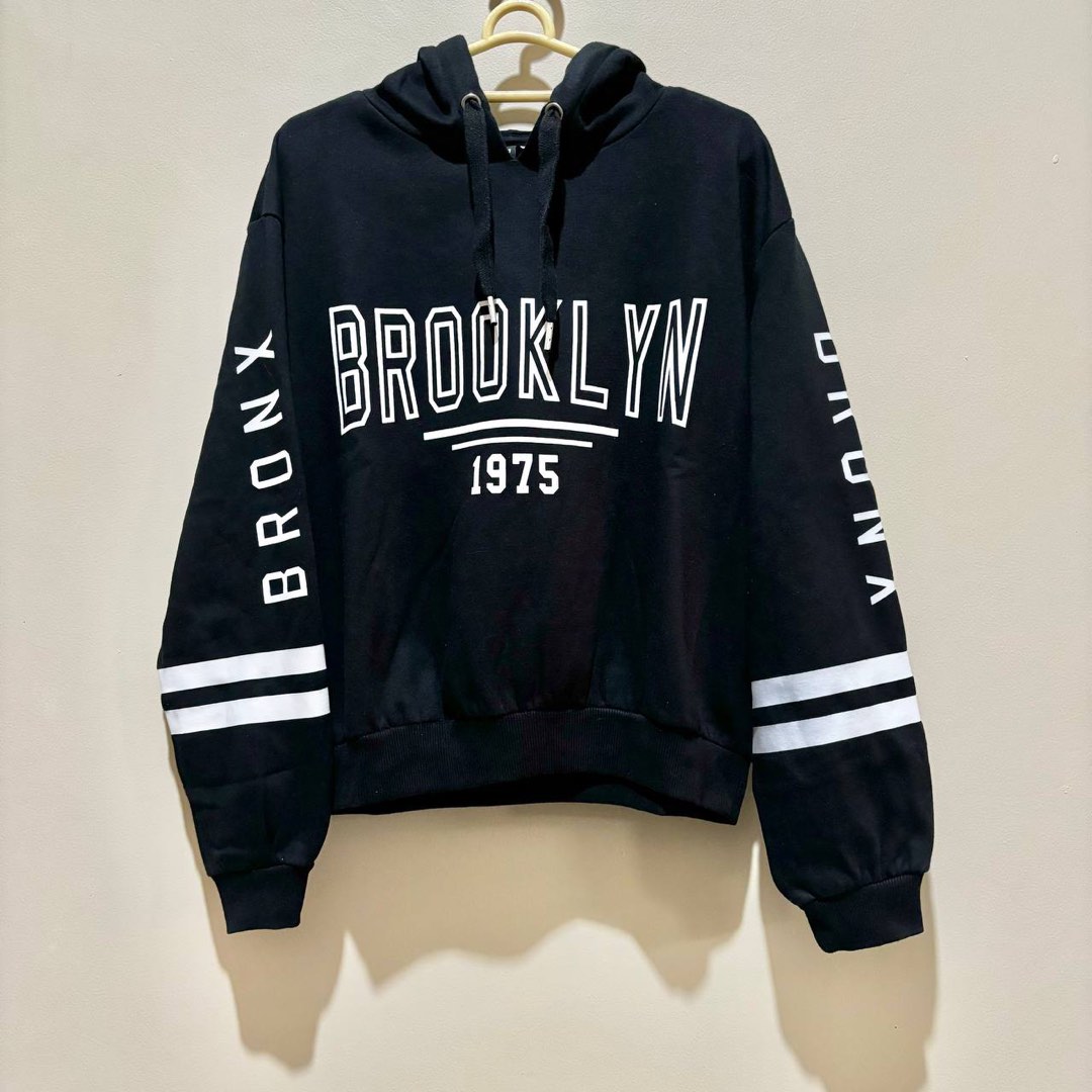 H M Hoodie Size M LD 112cm Pj 56cm Fesyen Wanita Pakaian Wanita Baju Luaran di Carousell