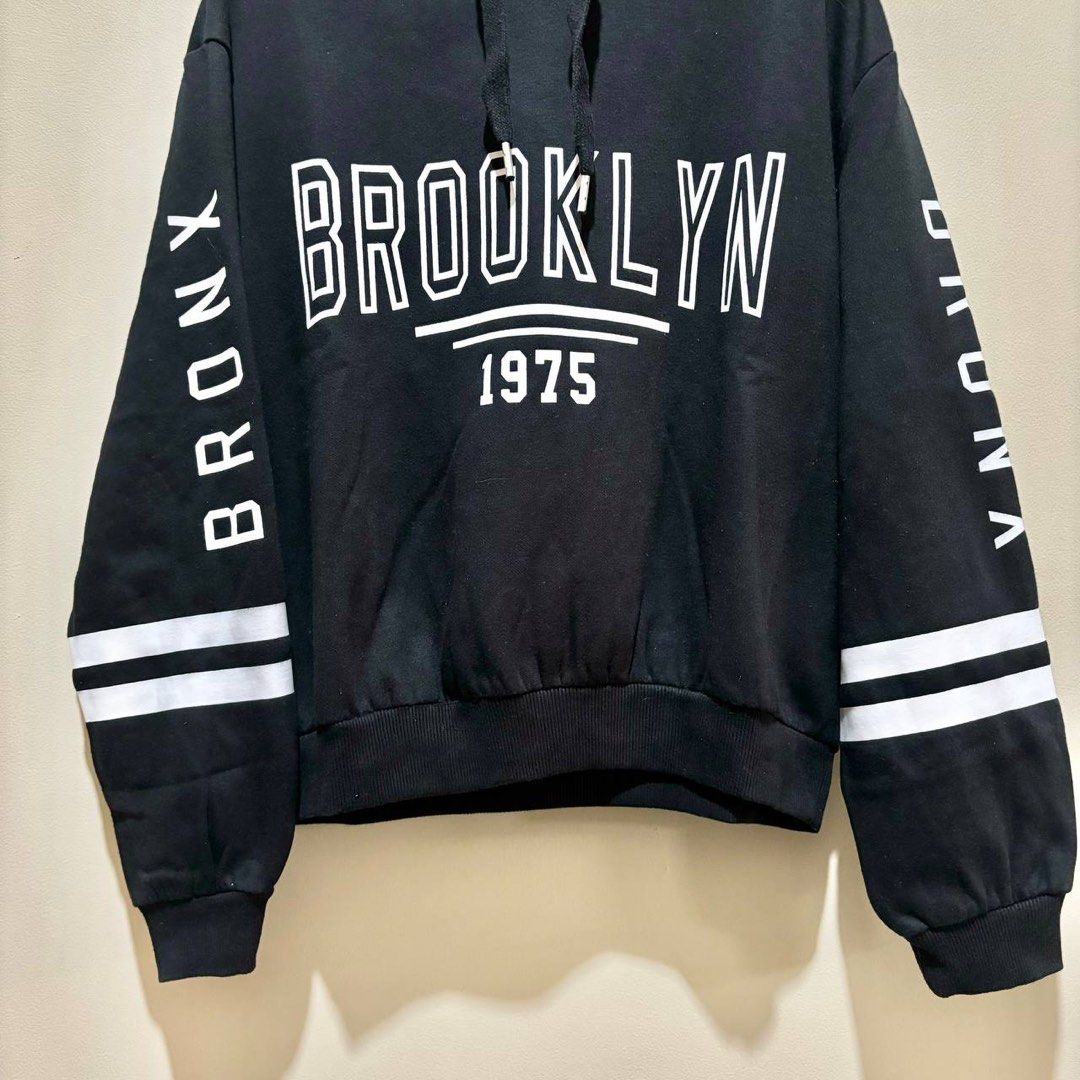 H M Hoodie Size M LD 112cm Pj 56cm Fesyen Wanita Pakaian Wanita Baju Luaran di Carousell