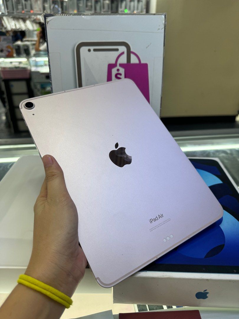 ipad air 5 256gb 5g 2ndhand (Category: iPad) located in Cainta. Submitted by vine_gadget_shop (Listing ID 1320851409, Image 2). Description: ipad air 5 256gb 5g 2ndhand complete package pero d same serial ang box orig charger pick up store greenhills shopping center we accept trade in we accepy credit card and ggives installment we do cod and door to door we ship nationwide for fast transaction call 09277368323 look for vine visit my fb page vine