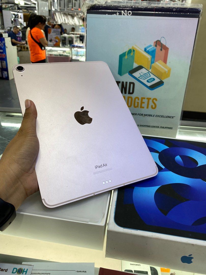 Ipad Air 5 256gb wifi+cellular (Category: iPad) located in Pasig City. Submitted by melissaomb01623 (Listing ID 1320853762, Image 2). Description: Ipad Air 5 256gb wifi+cellular good as new 💯smooth good condition 📌pick up store in greenhills shopping center 📌we do cod in metro manila and near provinces just add sf only 📌we ship nationwide via LBC 📌we accept swap/trade in 📌we accept credit card installment 📌we accept ggives 📌we accept bill