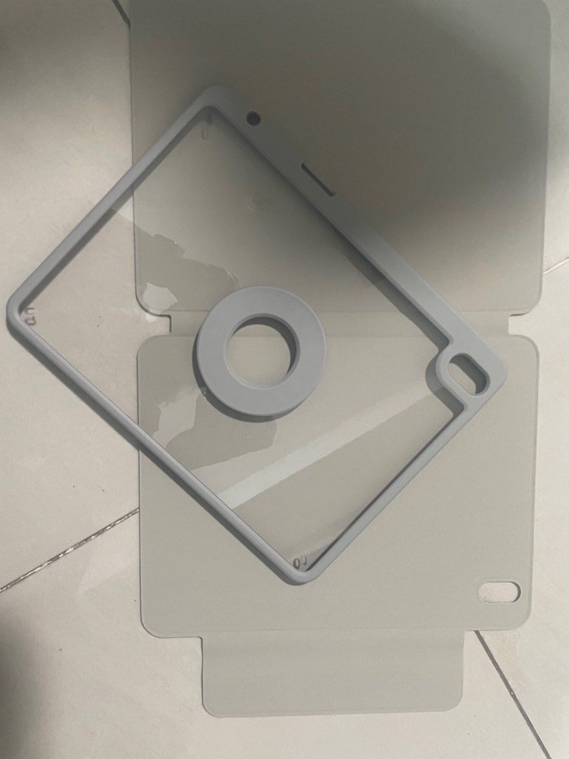 Ipad Air 5 Premium Case (Gray) (Category: Laptop Bags & Sleeves) located in Mandaluyong City. Submitted by primarielee (Listing ID 1320879866, Image 1). Description: BRAND NEW! Bought in L@z@da for 850. 360 Rotatable Case can be separated Magnetic case Gray .