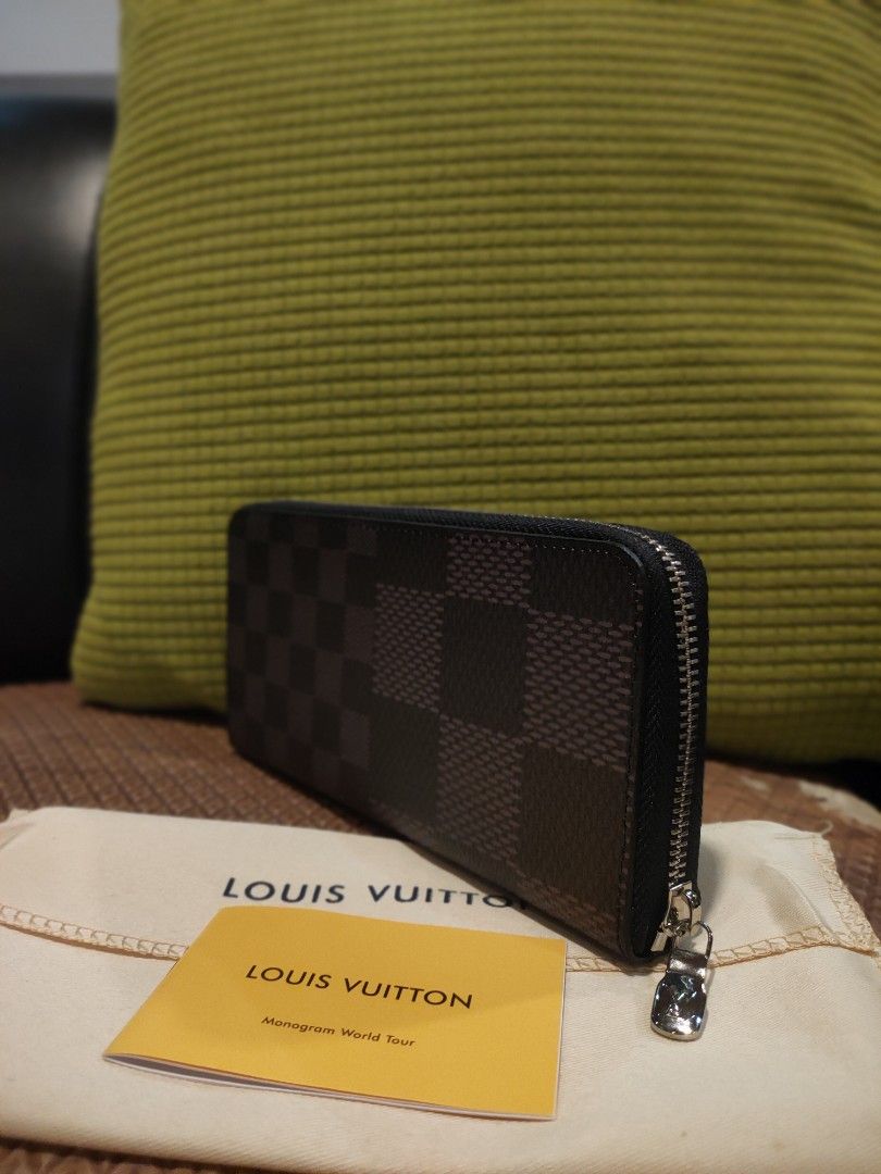 Japan Preloved Lv unisex (Category: Luxury Bags & Wallets) located in Cebu City. Submitted by esrpreloved (Listing ID 1320771616, Image 1). Description: Japan Preloved wallet LOOKS NEW GENUINE LEATHER ‼️💯 Coded.