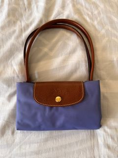 (Category: ) located in . Submitted by alabang__thrift (Listing ID 1320800779, Image 1). Description: .