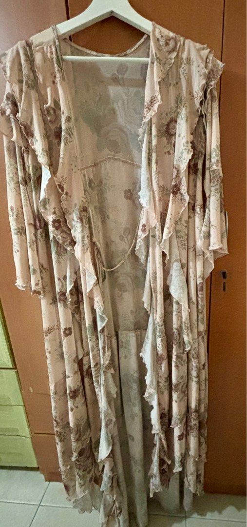 Long Flowy Cardigan Women s Fashion Coats Jackets and Outerwear on Carousell