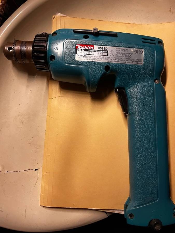 Makita 6093D Cordless Drill USA 110V charger battery condition UNKNOWN Carousell