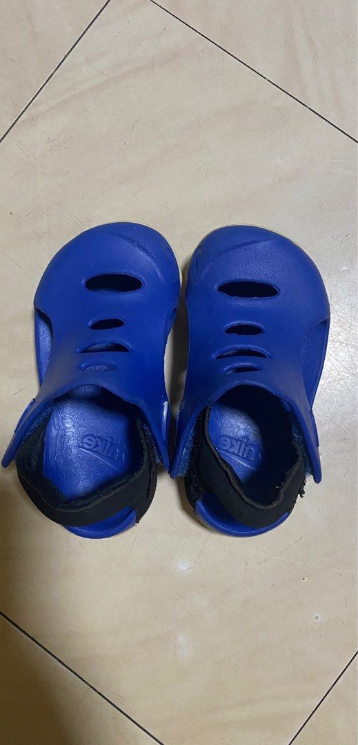 Nike sandals 5c on sale