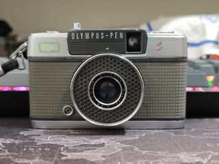 (Category: ) located in . Submitted by camera_hoarder1 (Listing ID 1320785524, Image 1). Description: .