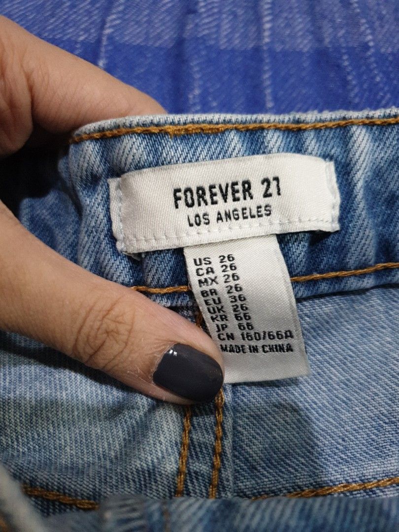 forever 21 light denim multi buttoned shorts size US 26 (Category: Shorts) located in Mandaluyong City. Submitted by froot4444 (Listing ID 1320876933, Image 3). Description: size us 26 flat measurements W14.5in L11-13in sf to be shouldered by buyer authentic item mandaluyong city j&t or sdd.