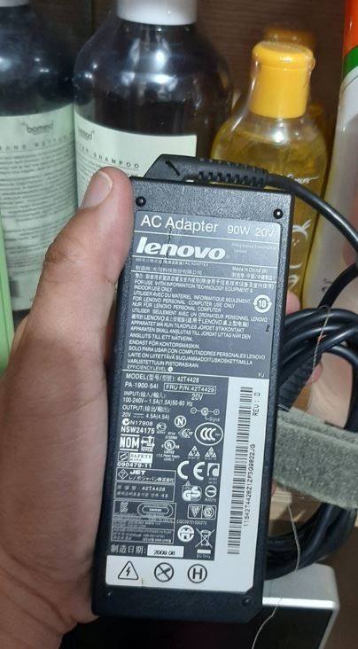 Original Lenovo Charger (Category: Chargers) located in Makati City. Submitted by glempol-1 (Listing ID 1320947579, Image 1). Description: Good as new No issue.