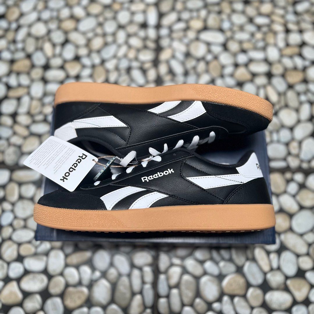 Sepatu casual reebok discount