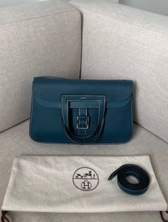 (Kategori: ) berada di . Dikirim oleh brandedboutique_luxury (ID iklan 1320810790, Gambar 1). Deskripsi: .