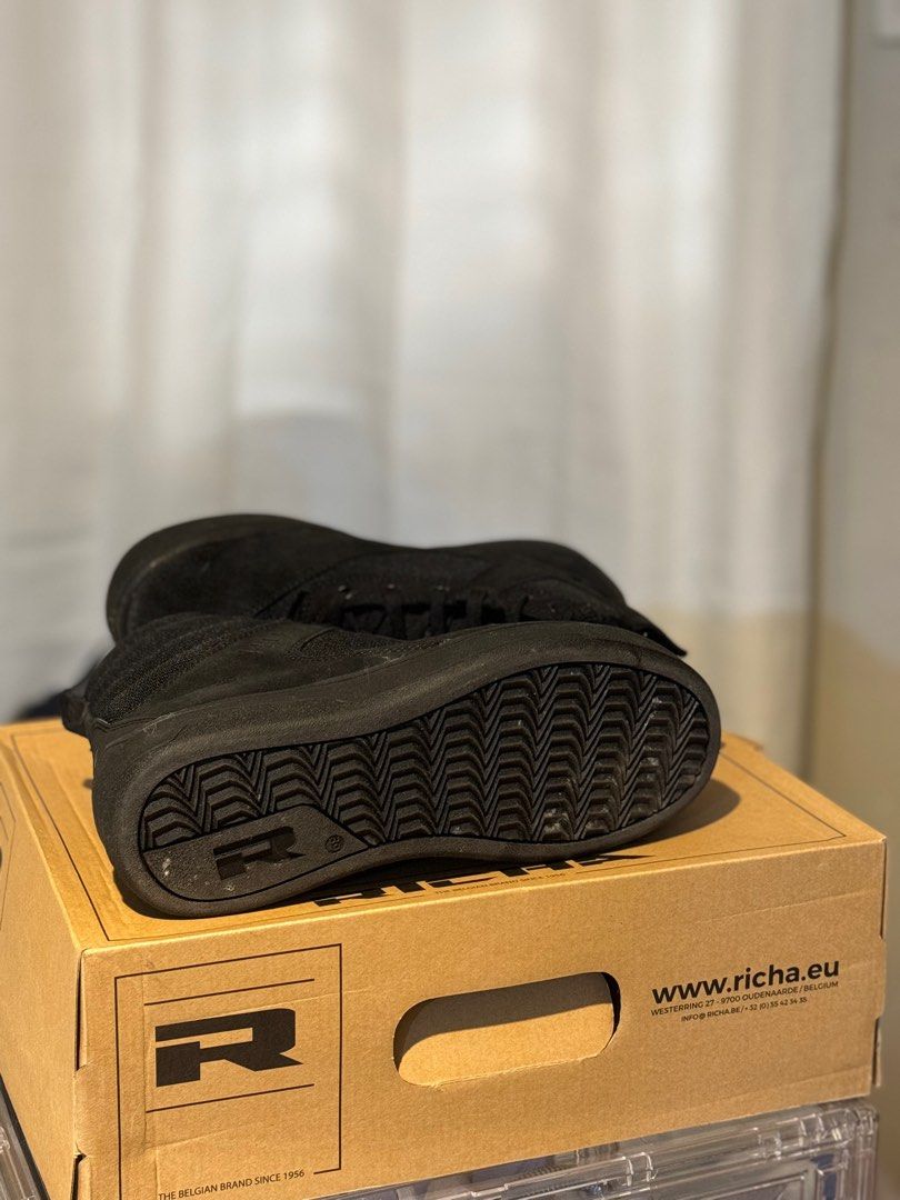 RICHA DOUGLAS - Motorcycle Shoes Size 39 (Category: Sneakers) located in Manila. Submitted by rox2345 (Listing ID 1320778645, Image 3). Description: NEGOTIABLE!! RICHA DOUGLAS WOMEN SIZE 39 EU, 5.5UK, 7US.