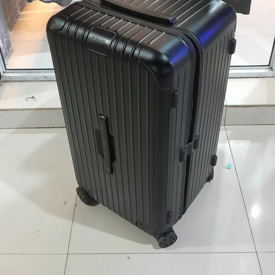 RIMOWA 25 INCH M Barang Yang Dicari di Carousell
