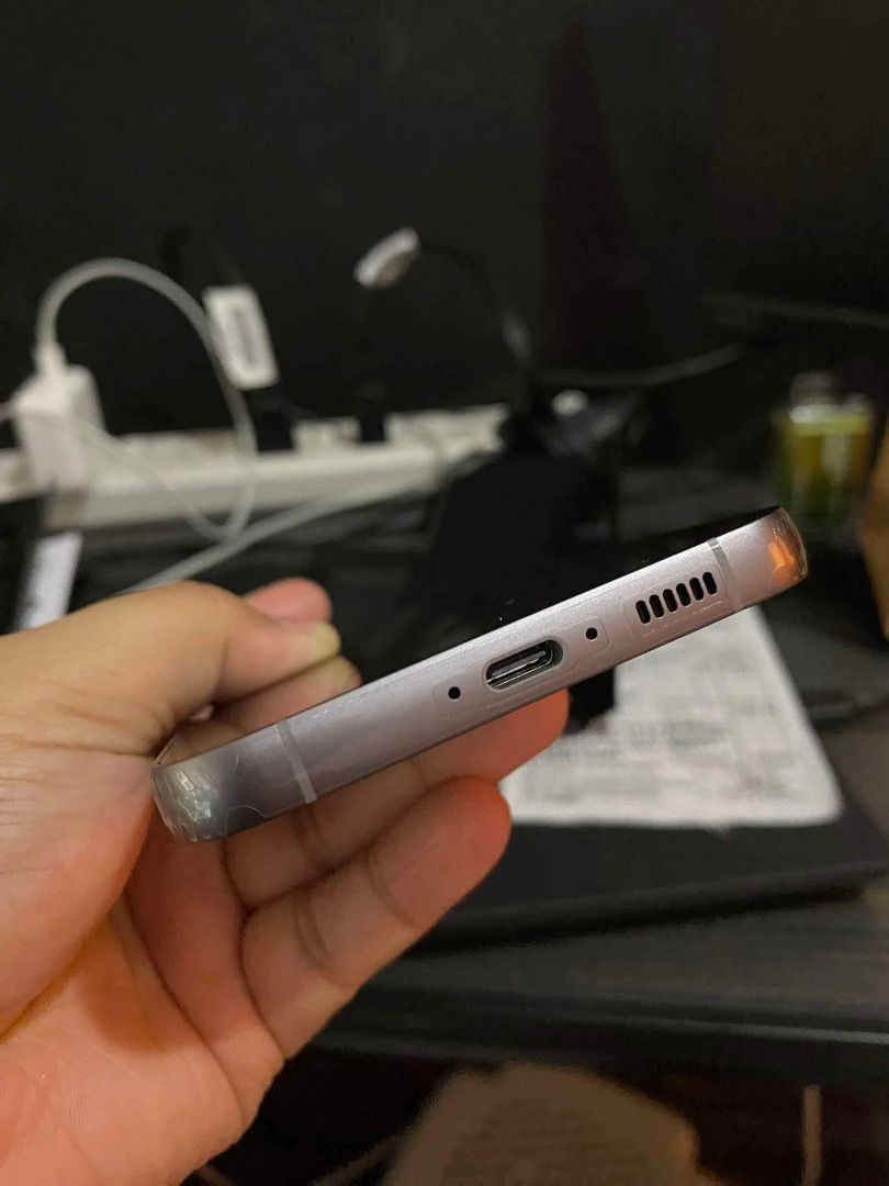 SAMSUNG S23 FE (Category: Samsung) located in Caloocan City. Submitted by katrinatum94541 (Listing ID 1320774033, Image 3). Description: BRAND NEW - COMPLETE GRAPHITE - 256G/8G RAM 6.4" FHD+ DYNAMIC AMOLED 2X DISPLAY 4,500 MAH BATTERY EXYNOS 2200 REAR: 50MP OIS MAIN, 12MP ULTRA WIDE, 8MP (3X, OPTICAL ZOOM) FRONT: 10MP.