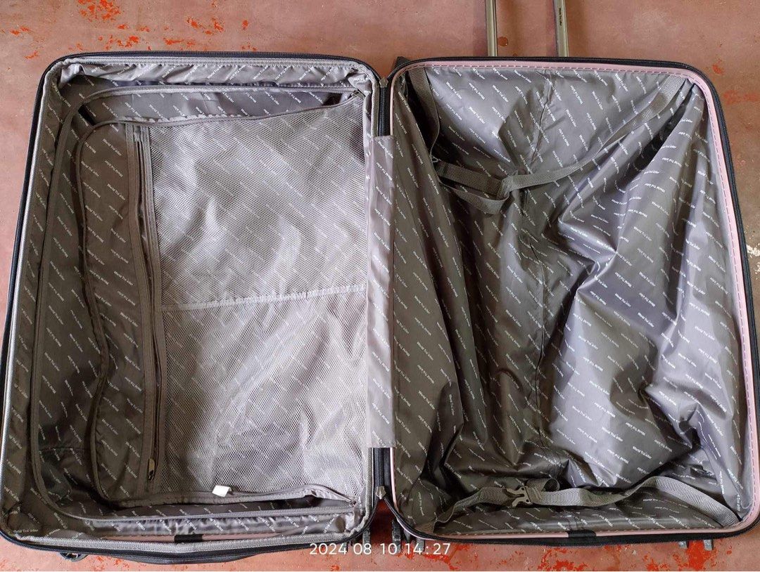 World Traveller Luggage Bag (Category: Luggage) located in Manila. Submitted by prelovedbymycam (Listing ID 1320819096, Image 3). Description: Hard Case Luggage, LightWeight, TSA approved combination lock, Security Zippers , Double Compression Straps with Mesh and Pocketed Dividers, Push Button Aluminium Trolley, Top, Side, Front & Bottom Handles Available in 7kgs and 30kgs 7kgs - 3,300 30kgs - 3,500 Get both at 6,300 No issues on 7kgs. All are i