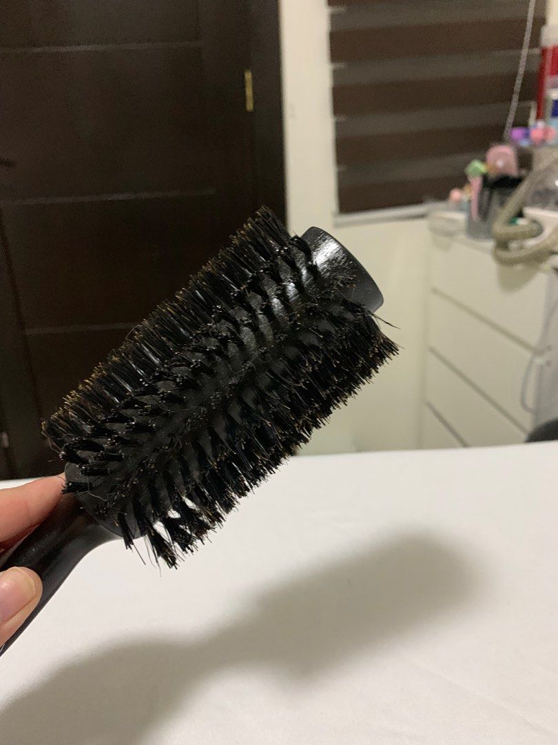16 Rows Round Roller Brush (Category: Hair) located in Manila. Submitted by declutteringdani (Listing ID 1317865049, Image 3). Description: Used only once Rfs: Decluttering Loc:feu diliman .