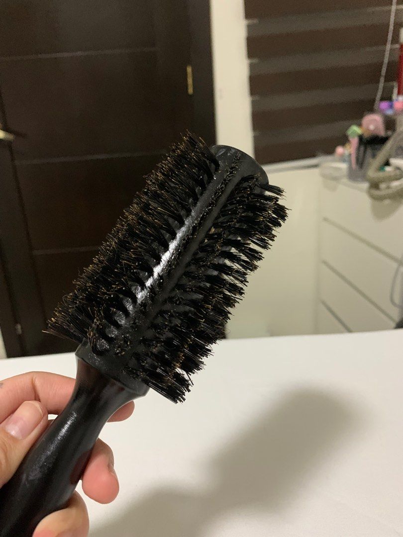 16 Rows Round Roller Brush (Category: Hair) located in Manila. Submitted by declutteringdani (Listing ID 1317865049, Image 1). Description: Used only once Rfs: Decluttering Loc:feu diliman .