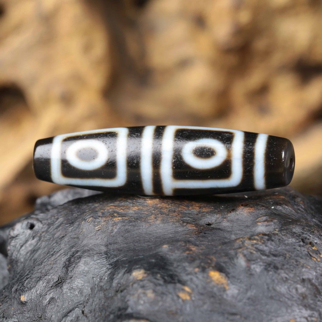 西藏地门四眼天珠Tibet 4-eye Dzi Bead, Hobbies & Toys