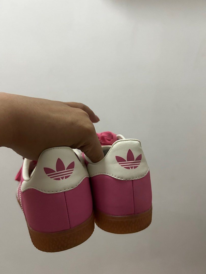 adidas gazelle silver green womens Adidas Womens Gazelle Indoor Sandy Pink / Cloud White / Gum JI2716 –  Sneaker Junkies main image 1