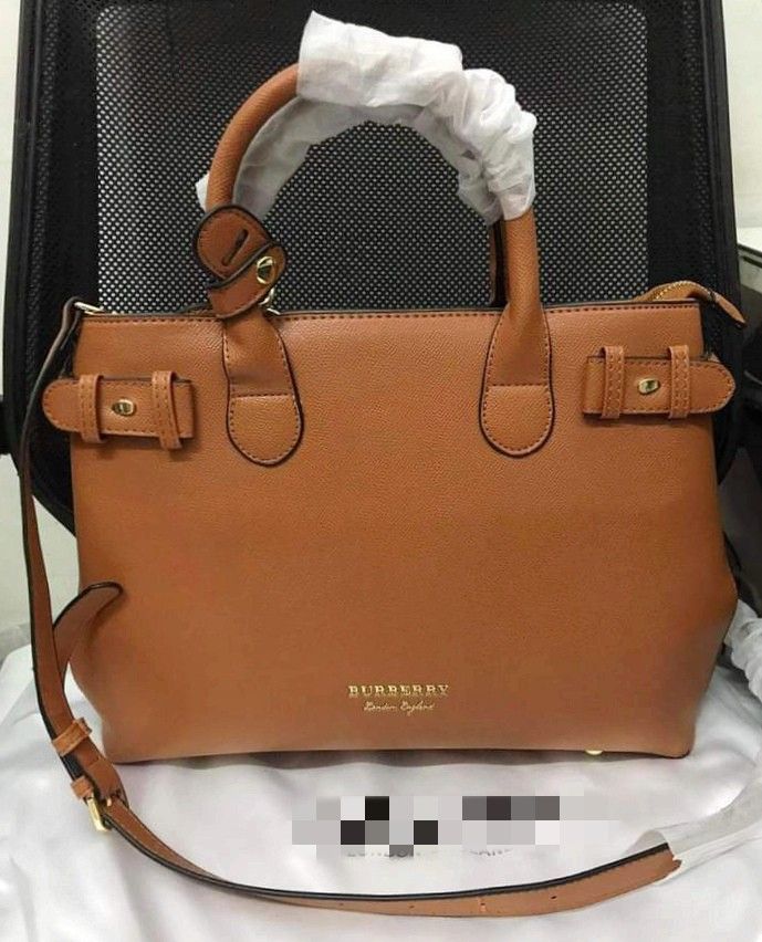 BB BANNER TOTE BAG (Category: Tote Bags) located in Manila. Submitted by marissapel07768 (Listing ID 1317825982, Image 2). Description: BB BANNER TOTE BAG - 38cm X 23cm - Leather - Zip Closure - Internal Center Zip Divider Pocket - Internal Zip And Slip Pocket - Removable, Adjustable Strap - With a strap, tag and dust bag. 👉 MOP Payment first, thru Gcash BDO Remittance 👉 Courier Manila - Lalamove Provinces - J&T 👉 NO BOGUS BUYER ( Bogus Buyer 