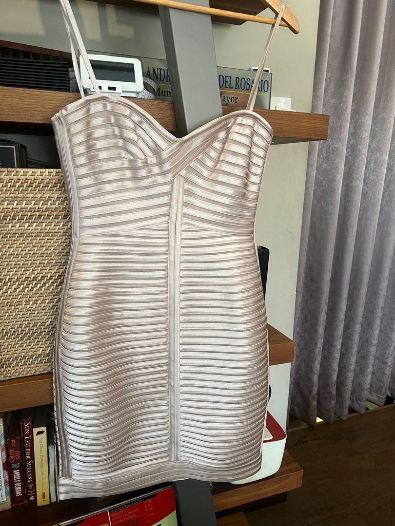 Bcbg sexy evening dress (Category: Dresses) located in Pasig City. Submitted by beabanana1234 (Listing ID 1317796518, Image 1). Description: Use since then I gained weight .bought in America .