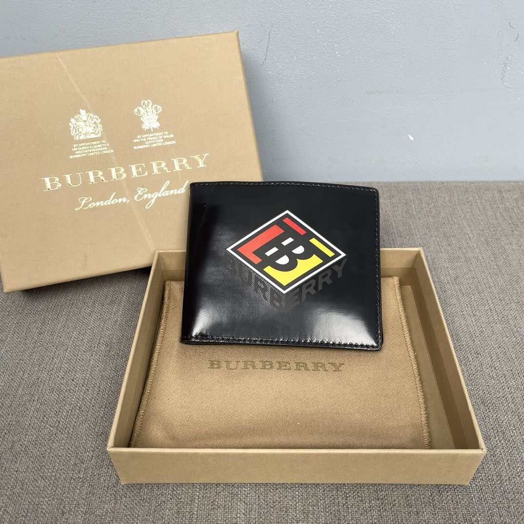 Burberry TB Wallet