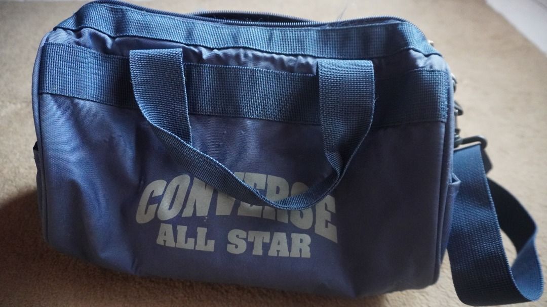 Converse small duffle bag Women s Fashion Bags Wallets Cross body Bags on Carousell