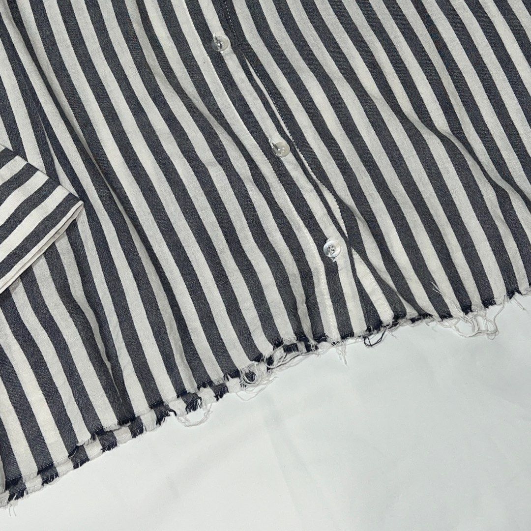Striped Long sleeves from Smyth (Cropped) (Category: Longsleeves) located in Quezon City. Submitted by kindleton (Listing ID 1317836781, Image 3). Description: Unisex Size: Medium (see pics for dimensions) Material: Like linen (lightweight & breathable) No issues Pls make an offer if you’d like to purchase :) And send this order form Name: MOP: Gcash/BPI bank transfer/CIMB MOD: Gogo Express for shipping / Lalamove for same day delivery Shipping a