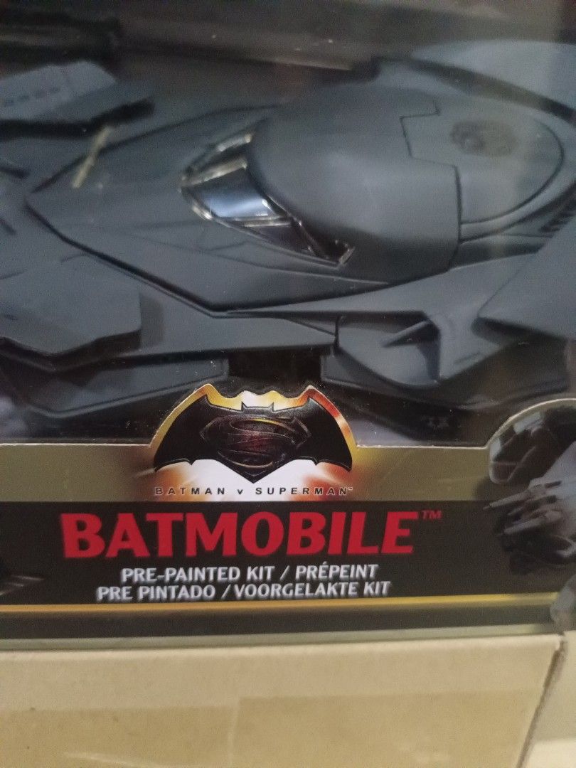 Batman V Superman 1:24 Scale Batmobile Model Kit | Die-Cast Metal With Opening Doors