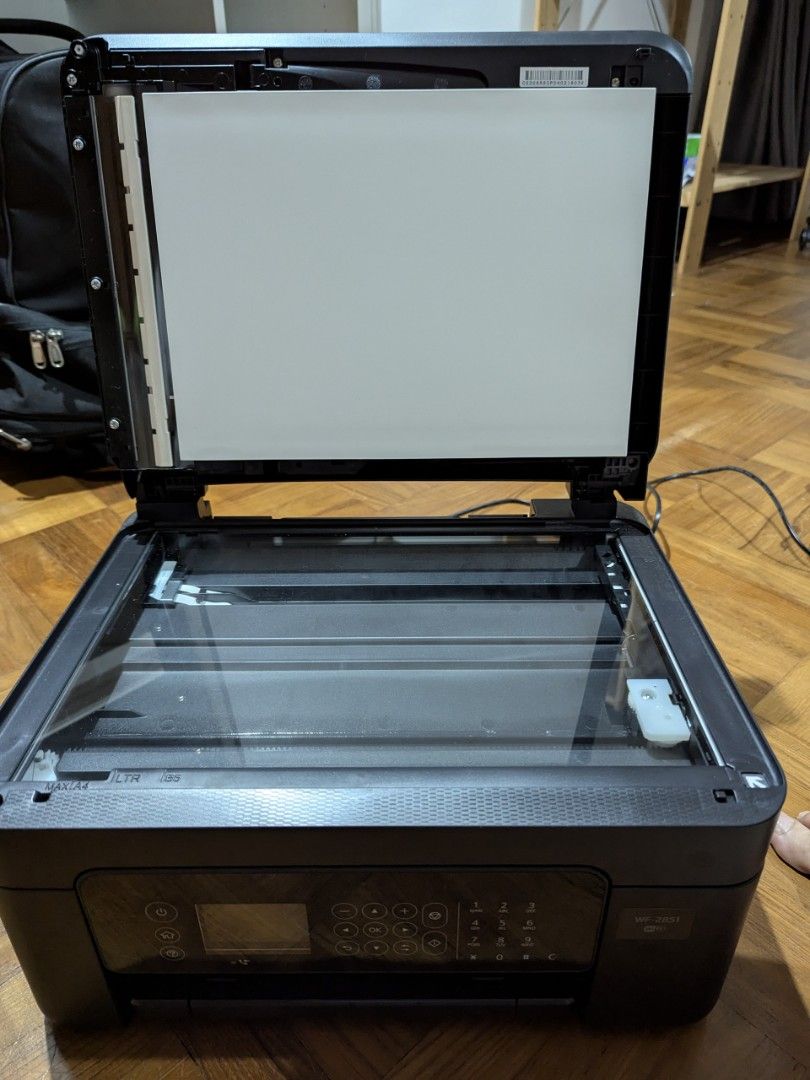 Epson Printer (Category: Printers, Scanners & Copiers) located in Singapore. Submitted by cmphotography (Listing ID 1317825696, Image 2). Description: Sparingly used. Has scanner, printer, photocopier . Cartridge dry.