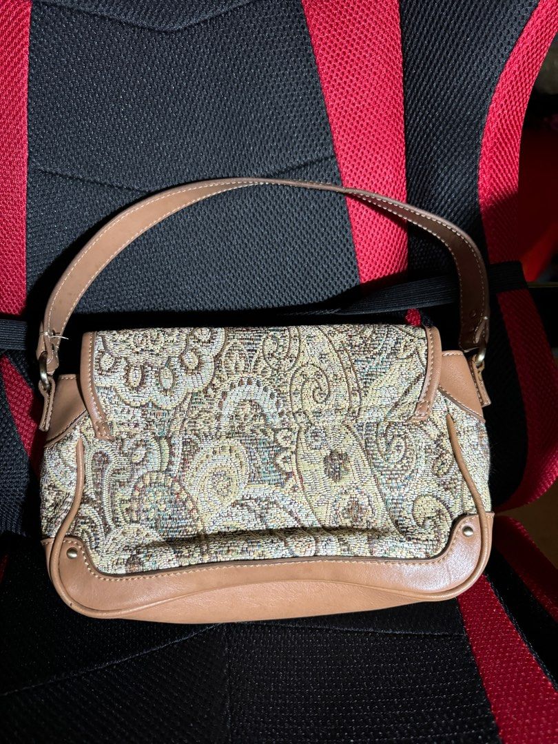 Etienne Aigner Vintage Bag (Category: Luxury Bags & Wallets) located in Marikina City. Submitted by cnicoledg (Listing ID 1317741548, Image 2). Description: .