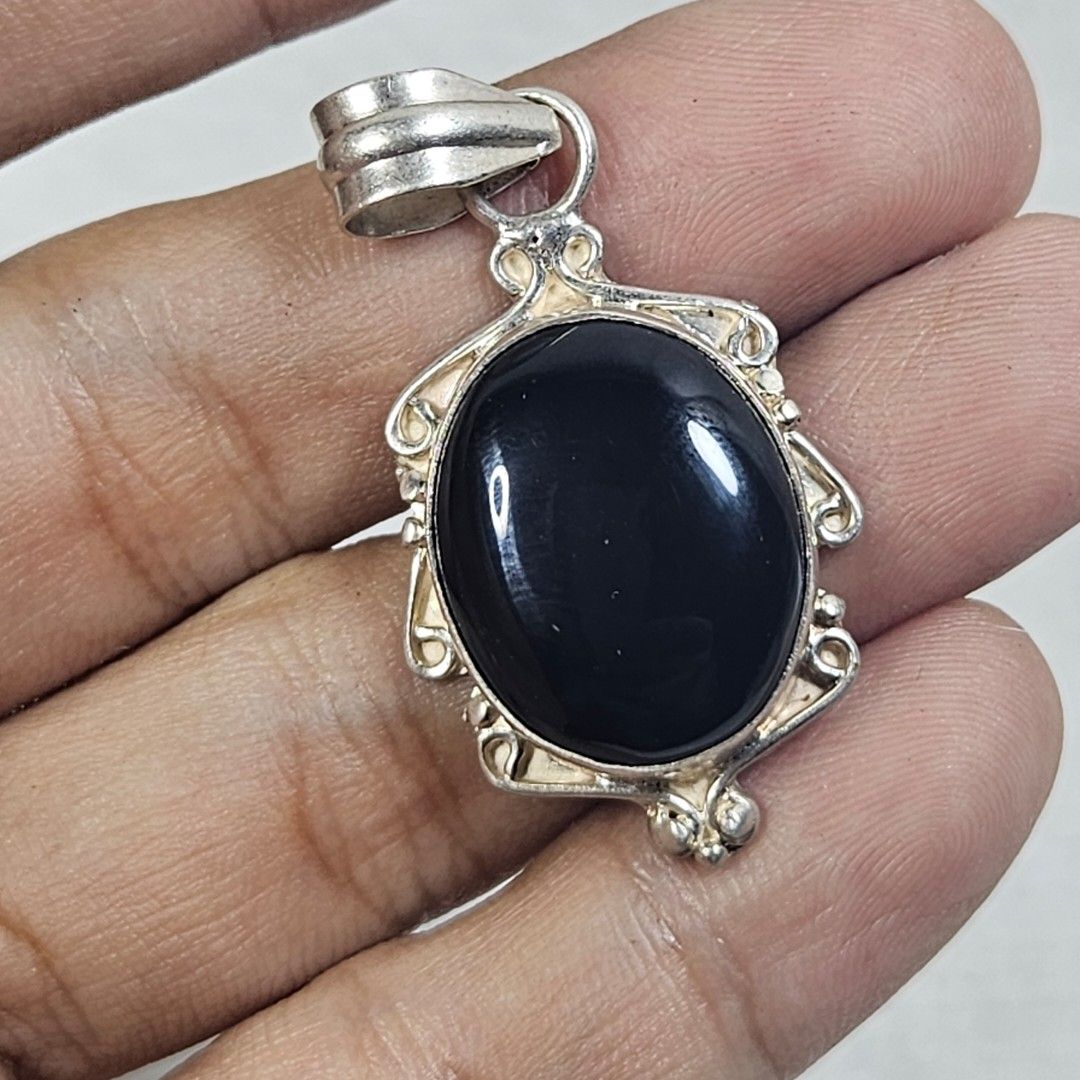 Vintage black onyx necklace best sale