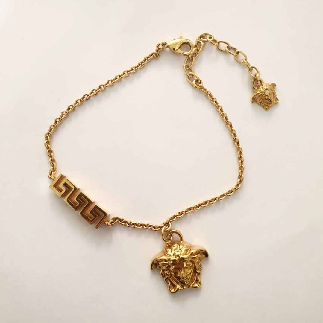 Fast Sale Like New Versace Ankle Bracelet Yellow Gold With box Nett Exclude ongkir Fesyen Wanita Aksesoris di Carousell