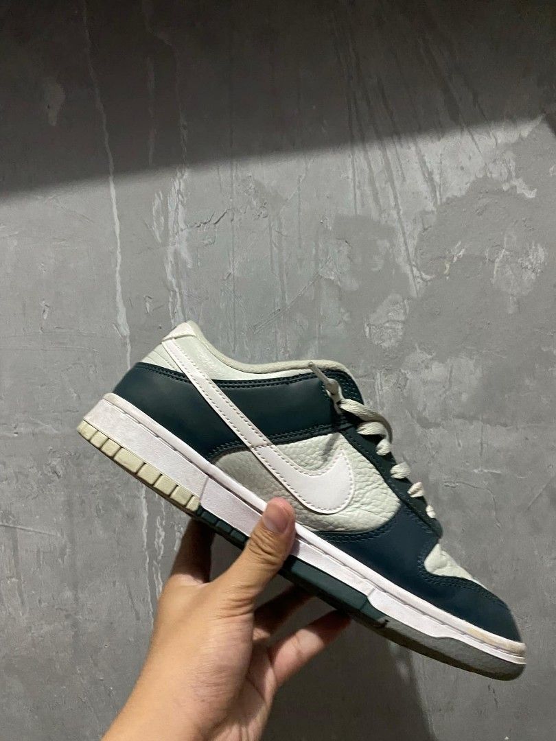 for sale Used Nike dunk low (Category: Sneakers) located in Manila. Submitted by _czrnmnc (Listing ID 1317842275, Image 3). Description: for sale Used Nike dunk low split (deep jungle) Size 8 2500 nego Original No box.