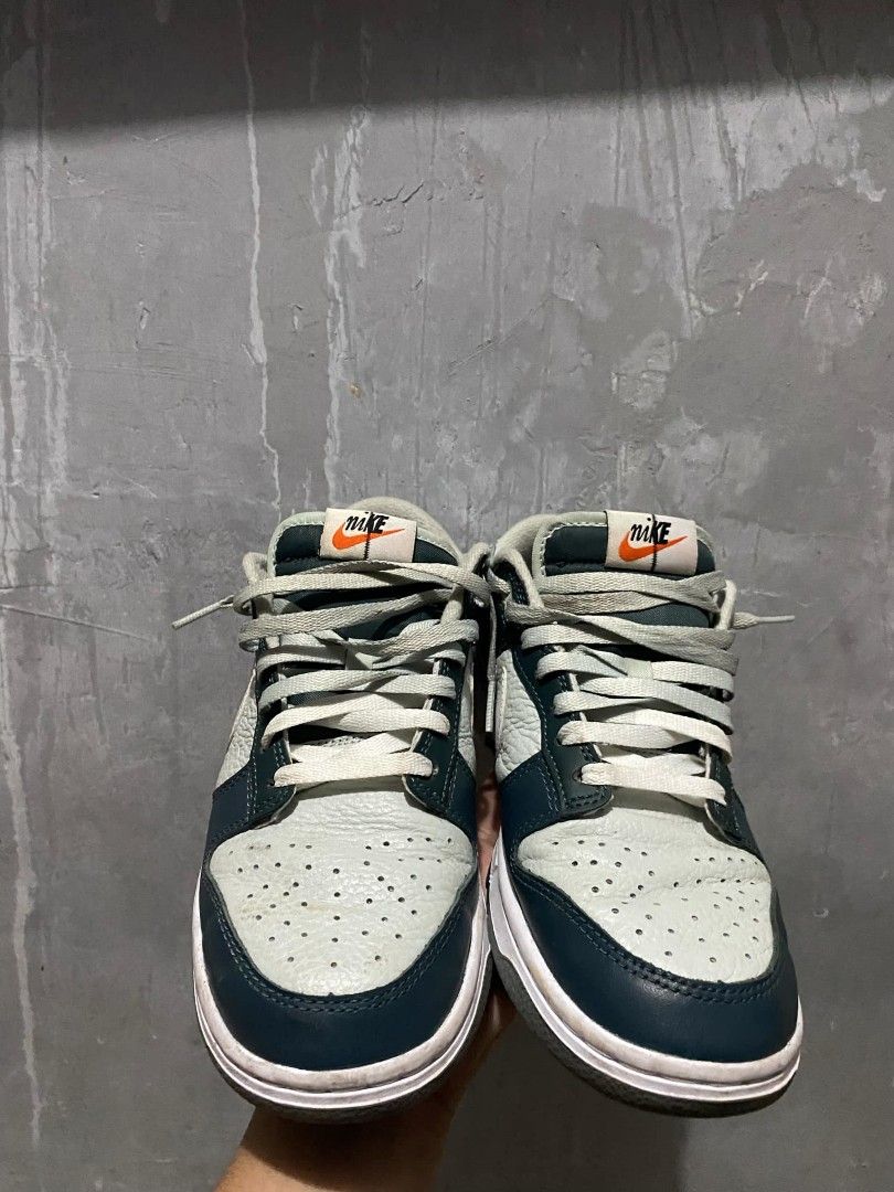 Used nike dunks sale shop