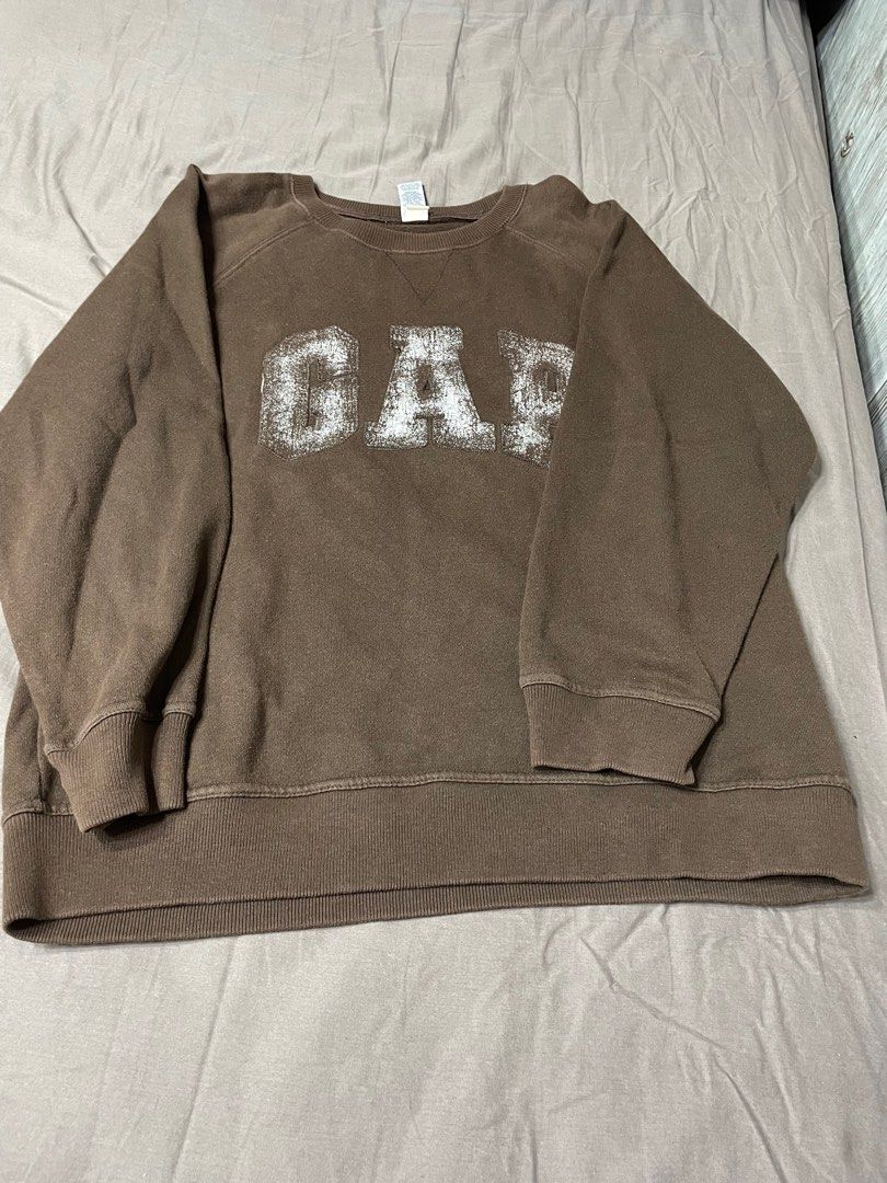 Gap Pullover (Category: Coats, Jackets and Outerwear) located in Singapore. Submitted by momof3musketeers (Listing ID 1317813211, Image 3). Description: Authentic Gap pullover Can fit adult M size .