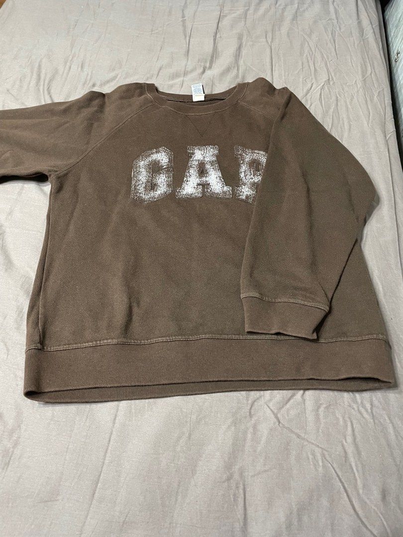 Gap Pullover (Category: Coats, Jackets and Outerwear) located in Singapore. Submitted by momof3musketeers (Listing ID 1317813211, Image 1). Description: Authentic Gap pullover Can fit adult M size .