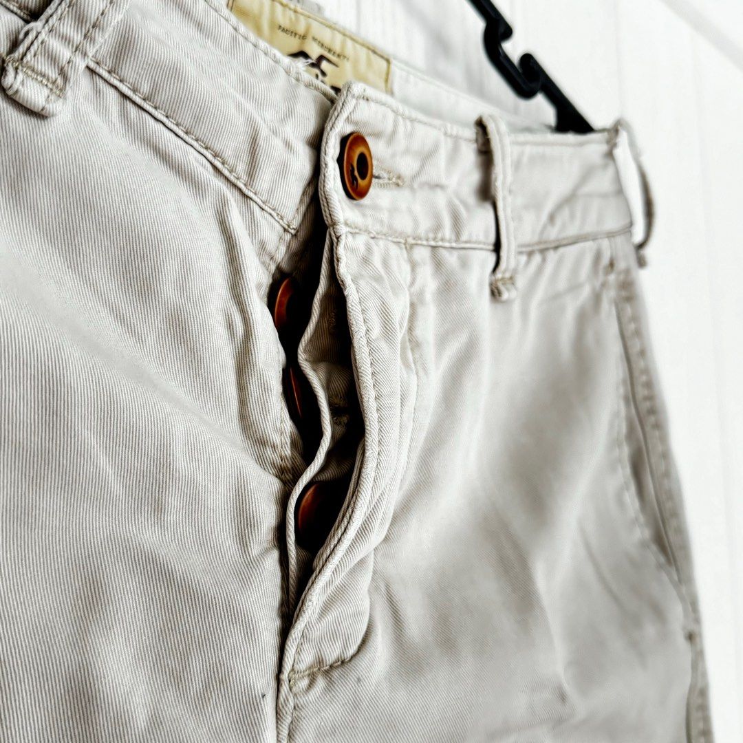 Khaki shorts for girls hollister online