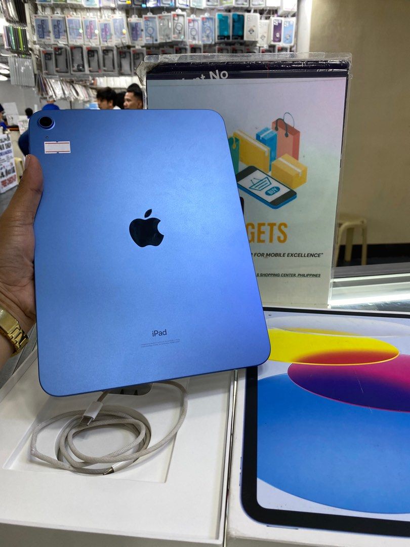 Ipad 10th gen 64gb wifi (Category: iPad) located in Pasig City. Submitted by melissaomb01623 (Listing ID 1317777685, Image 2). Description: Ipad 10th gen 64gb wifi good as new complete with box under warranty till April 2025 📌pick up store in greenhills shopping center 📌we do cod in metro manila and near provinces just add sf only 📌we ship nationwide via LBC 📌we accept swap/trade in 📌we accept credit card/ggives 📌we aacept billease installm