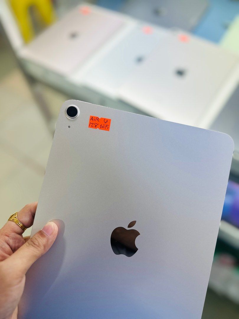 Ipad air 6 128GB NO ISSUES WIFI ONLY COMPLETE (Category: iPad) located in San Juan City. Submitted by saabangadgetshop (Listing ID 1317718727, Image 2). Description: Onhand | Pre-owned Ipad air 6 128GB WIFI ONLY NO HIDDEN ISSUES NO HISTORY OF REPAIR 99%Smooth TEST TO SAWA RESET ALL YOU WANT NOT REFURBISHED AUTHENTIC PHONE ALL WORKING Mode of Payment : ⬇️ ▪️Cash ▪️Bank Transfer ▪️Gcash 📍Installment available here thru: 📍 ▪️Credit Card + interest
