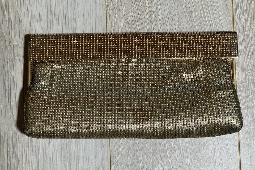 Japanese vintage clutch (Category: Clutches) located in Talibon. Submitted by ky.declutters (Listing ID 1317799850, Image 1). Description: ✨ previously owned by my Japanese husband's grandmother.