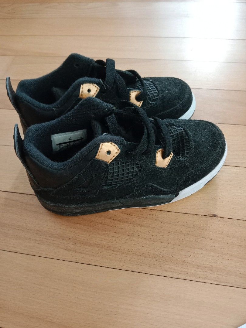 Jordan air kids shoes size US 10C available in 2 same size